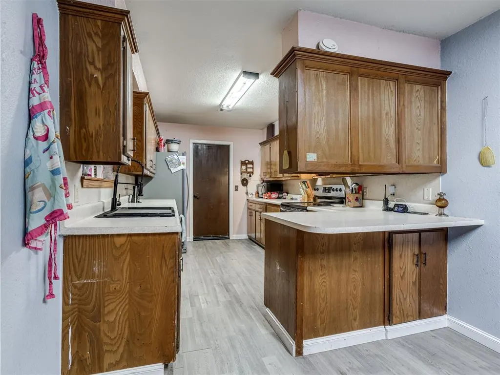 Photo 13 — 409 NE 9th Street, Blanchard, OK 73010
