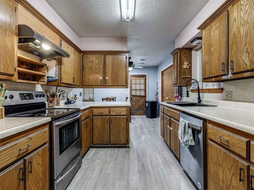 Photo 15 — 409 NE 9th Street, Blanchard, OK 73010