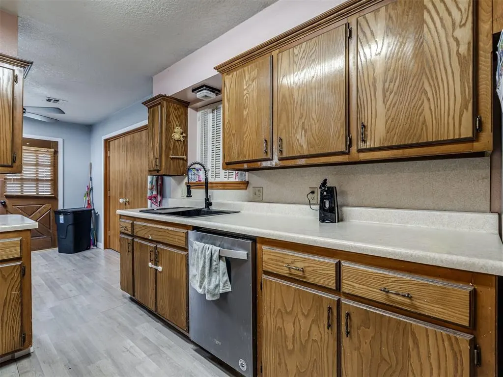 Photo 16 — 409 NE 9th Street, Blanchard, OK 73010