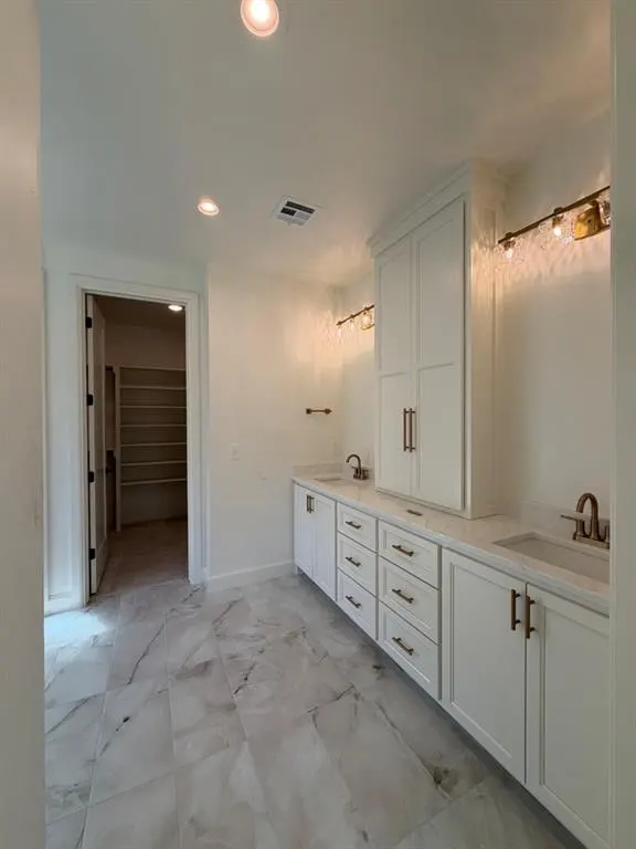 Photo 33 — 21100 Reserve Circle, Harrah, OK 73045