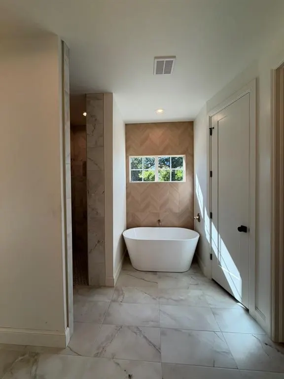 Photo 35 — 21100 Reserve Circle, Harrah, OK 73045