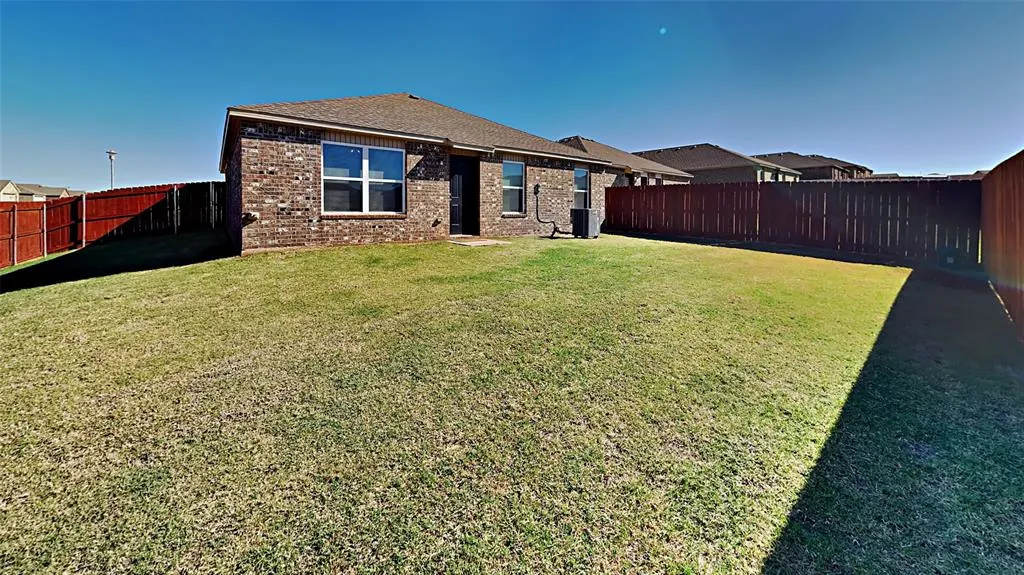 Photo 15 — 10013 Copperhead Road, Yukon, OK 73099