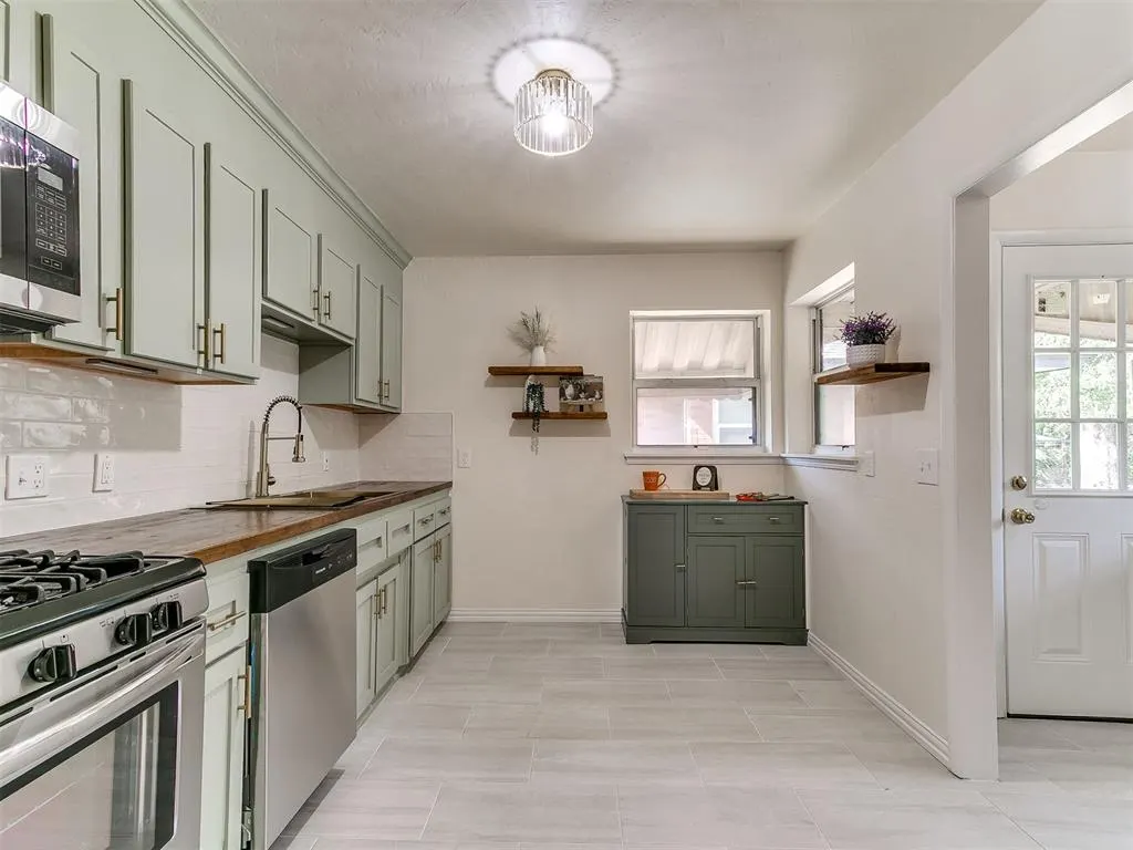Photo 9 — 4215 NW 19th Street, Oklahoma City, OK 73107
