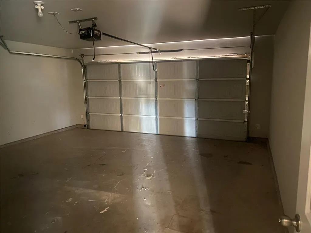 Photo 9 — 1601 Vermilion Lane, El Reno, OK 73036