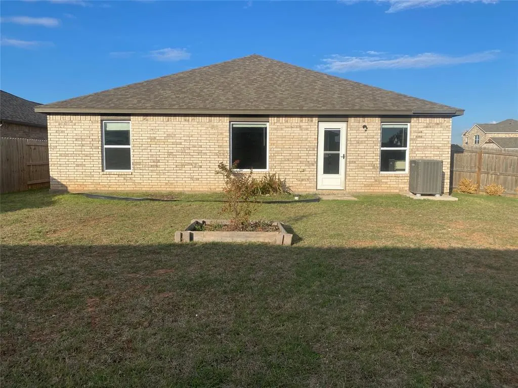 Photo 10 — 1601 Vermilion Lane, El Reno, OK 73036
