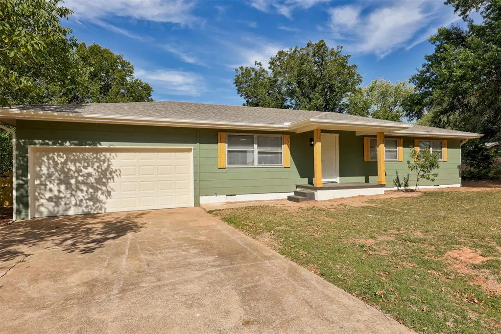 Photo 2 — 2120 W 23rd Avenue, Stillwater, OK 74074