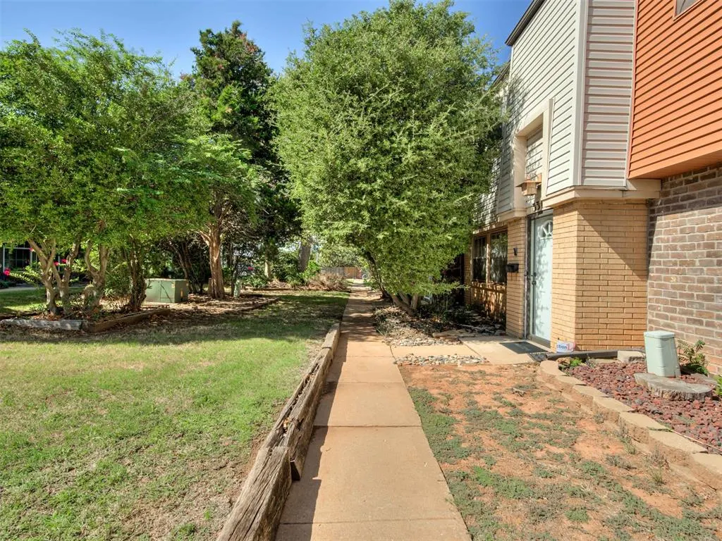 Photo 3 — 3321 Rock Creek Way, Oklahoma City, OK 73120