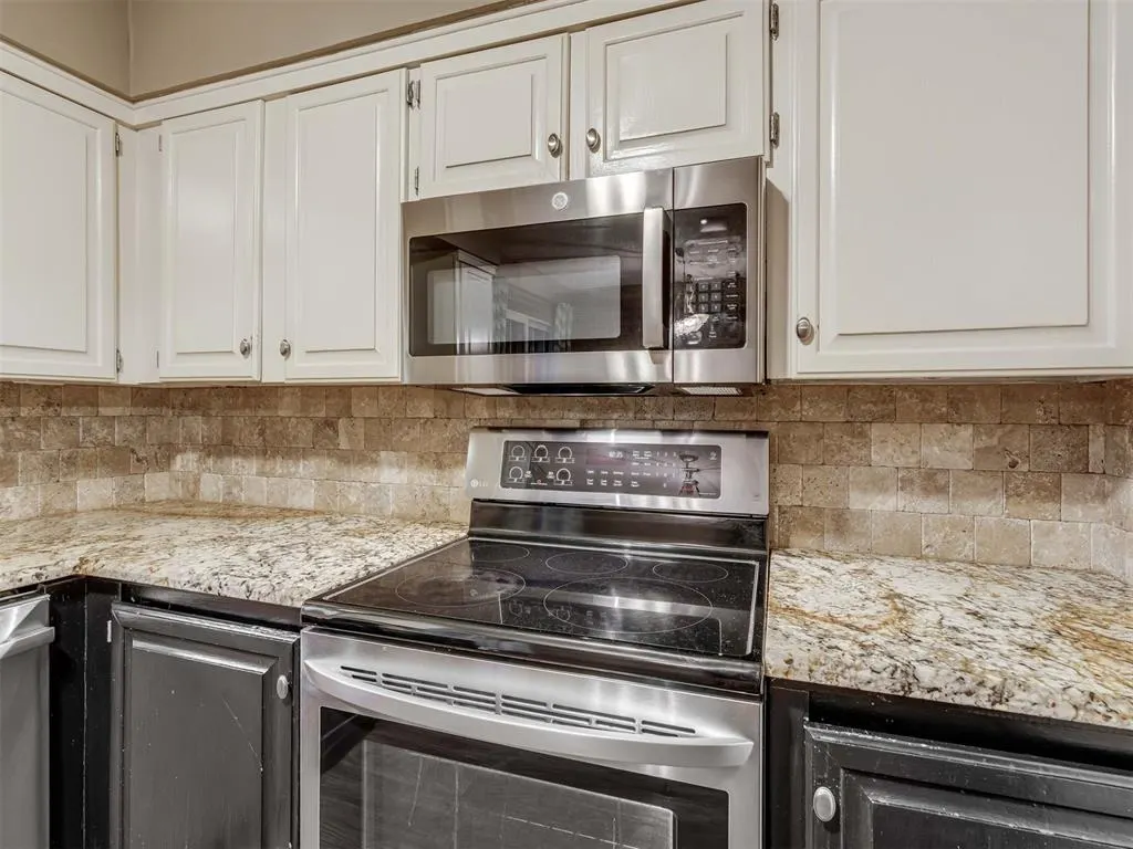 Photo 10 — 3321 Rock Creek Way, Oklahoma City, OK 73120