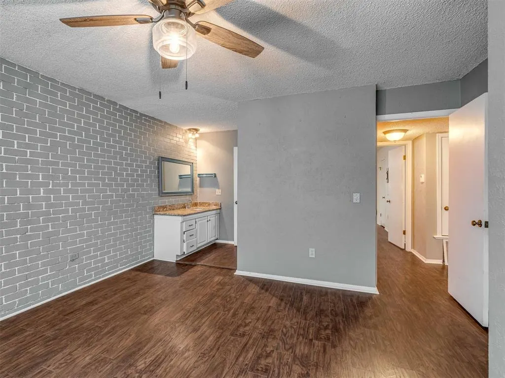 Photo 14 — 3321 Rock Creek Way, Oklahoma City, OK 73120