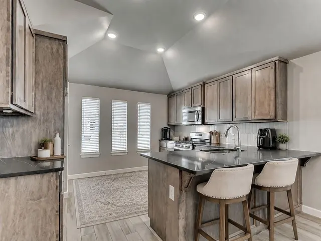 Photo 4 — 2406 Heather Road, Blanchard, OK 73010