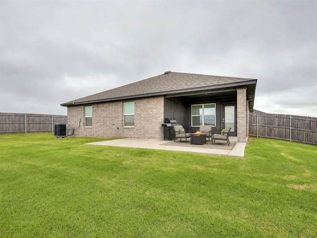Photo 13 — 2406 Heather Road, Blanchard, OK 73010