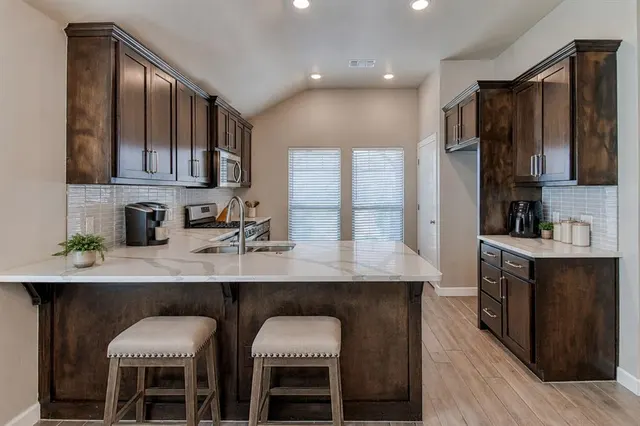 Photo 4 — 517 Elena Drive, Blanchard, OK 73010