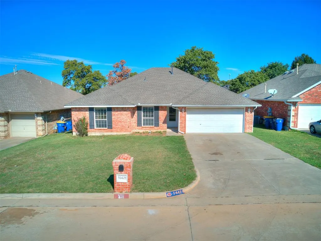 Front exterior — 14421 Timberdale Drive, Choctaw, OK 73020