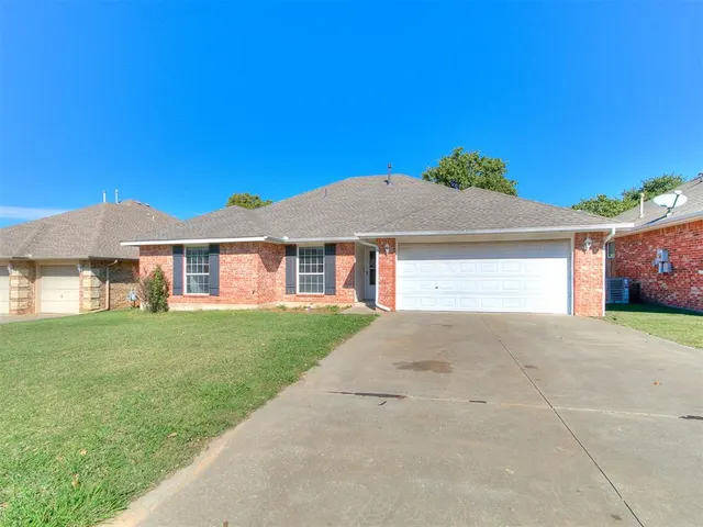 Photo 2 — 14421 Timberdale Drive, Choctaw, OK 73020