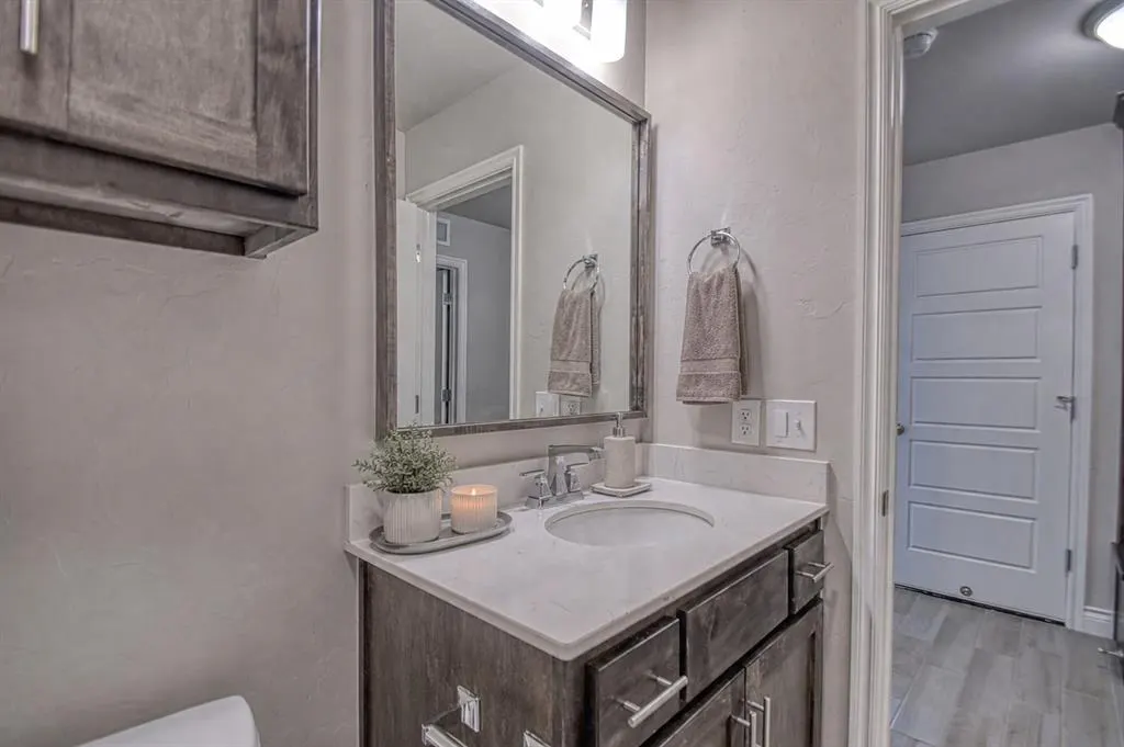 Photo 10 — 12817 NW 4th Street, Yukon, OK 73099