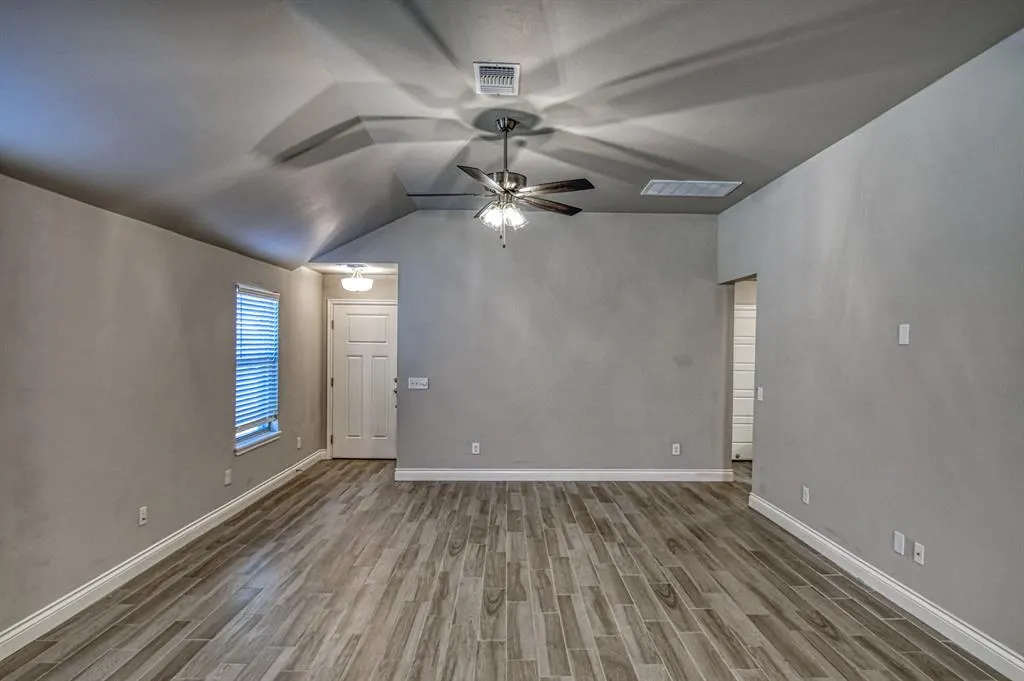 Photo 19 — 12817 NW 4th Street, Yukon, OK 73099