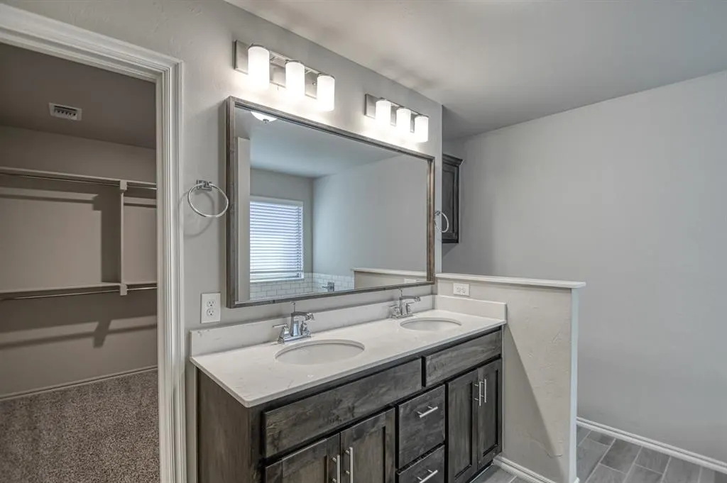 Photo 34 — 12817 NW 4th Street, Yukon, OK 73099