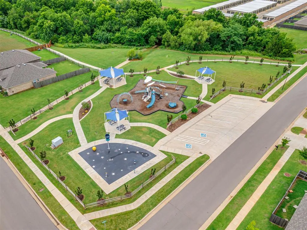 Photo 47 — 12817 NW 4th Street, Yukon, OK 73099