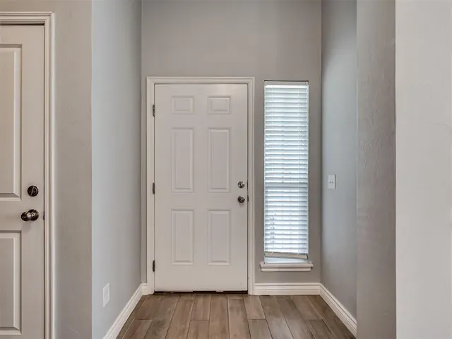 Photo 3 — 405 Vista Drive, Yukon, OK 73099