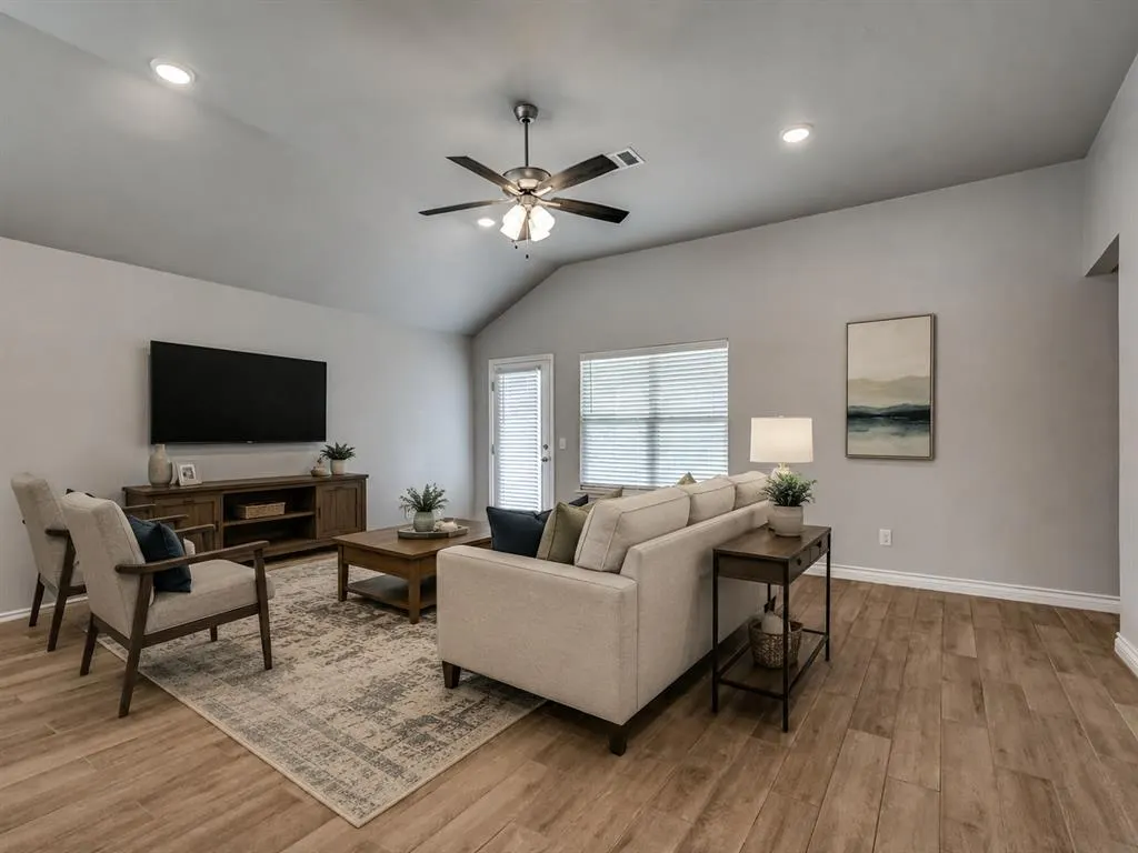 Photo 6 — 405 Vista Drive, Yukon, OK 73099