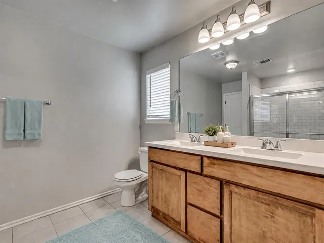 Photo 8 — 405 Vista Drive, Yukon, OK 73099