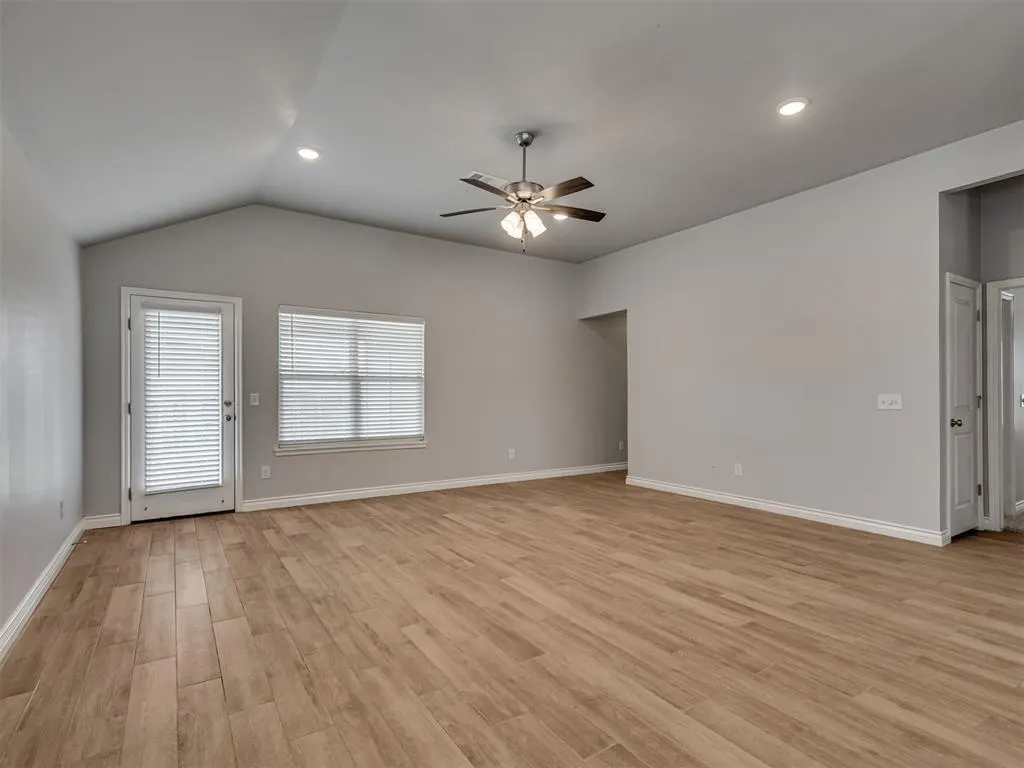 Photo 15 — 405 Vista Drive, Yukon, OK 73099