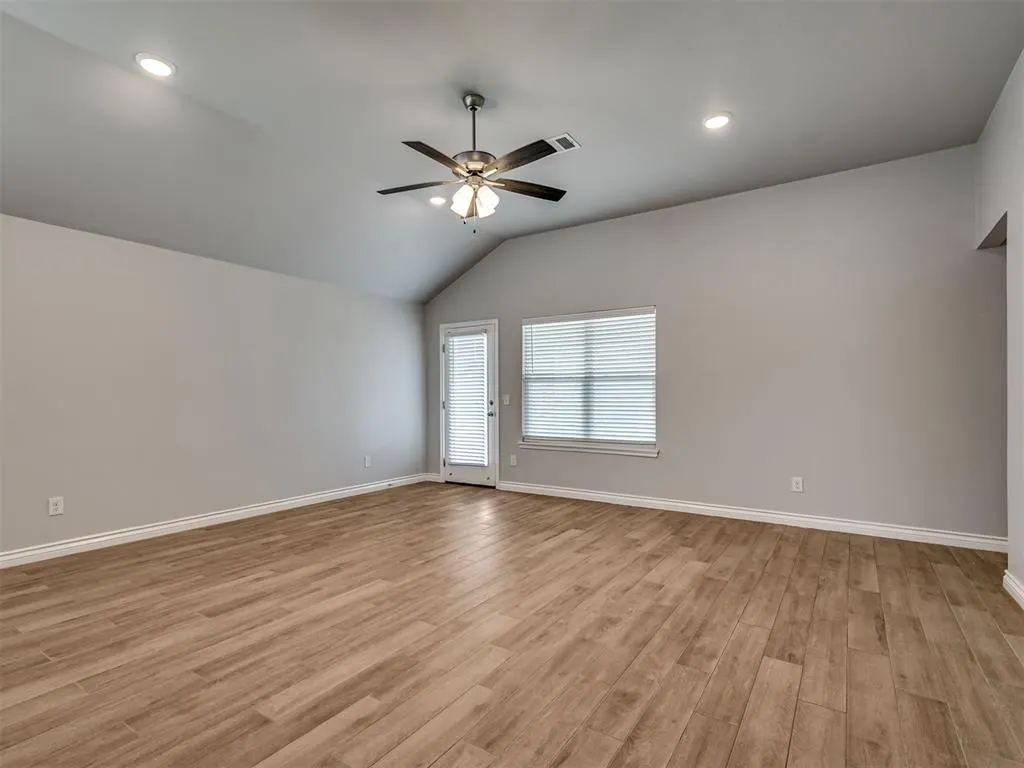 Photo 17 — 405 Vista Drive, Yukon, OK 73099