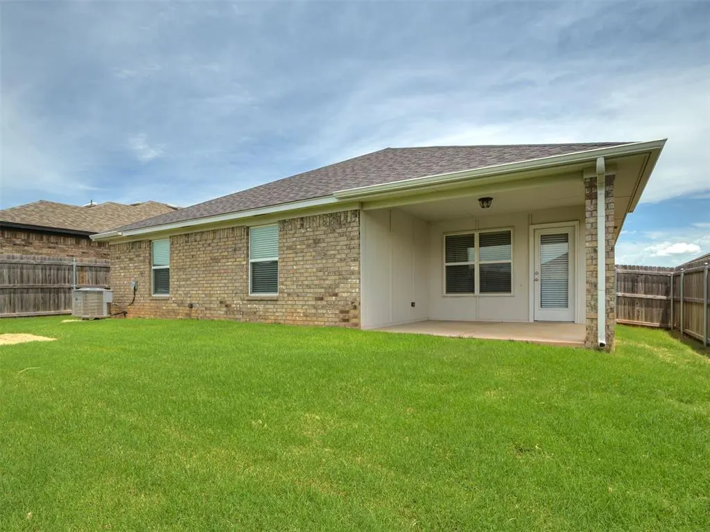 Photo 39 — 405 Vista Drive, Yukon, OK 73099