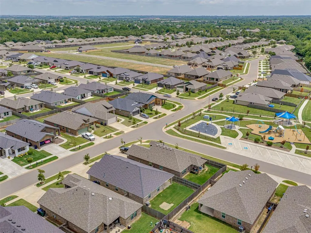 Photo 44 — 405 Vista Drive, Yukon, OK 73099