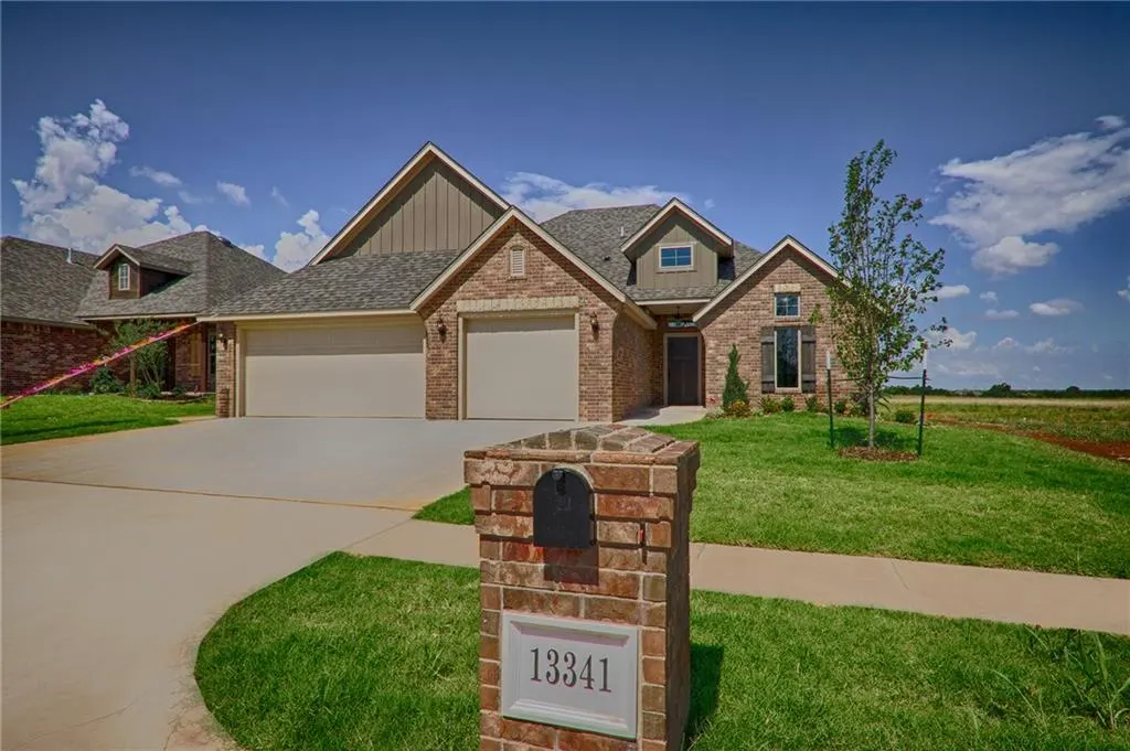 Front exterior — 13341 Outdoor Living Drive, Piedmont, OK 73078