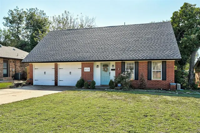Front exterior — 616 Redstone Avenue, Edmond, OK 73013