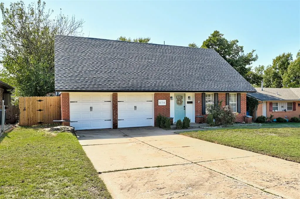 Photo 4 — 616 Redstone Avenue, Edmond, OK 73013