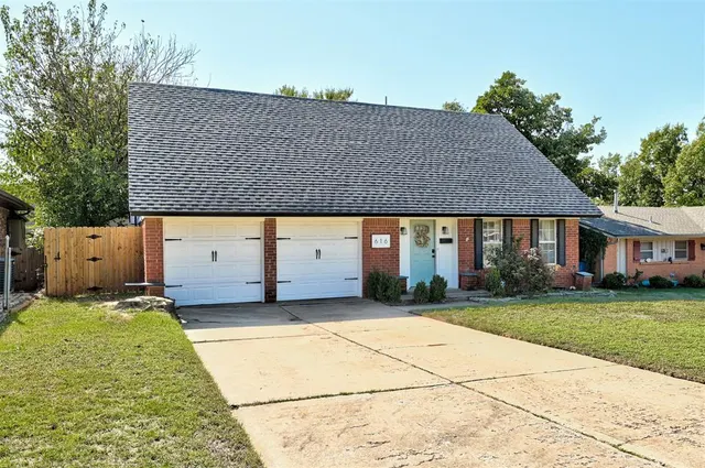 Photo 4 — 616 Redstone Avenue, Edmond, OK 73013