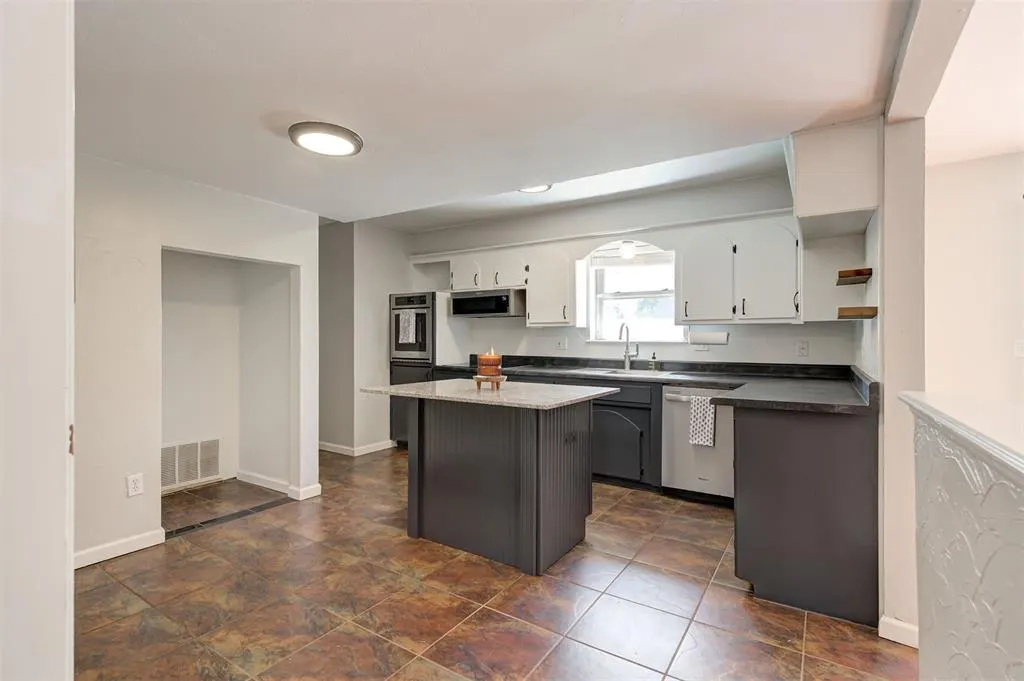 Photo 15 — 616 Redstone Avenue, Edmond, OK 73013