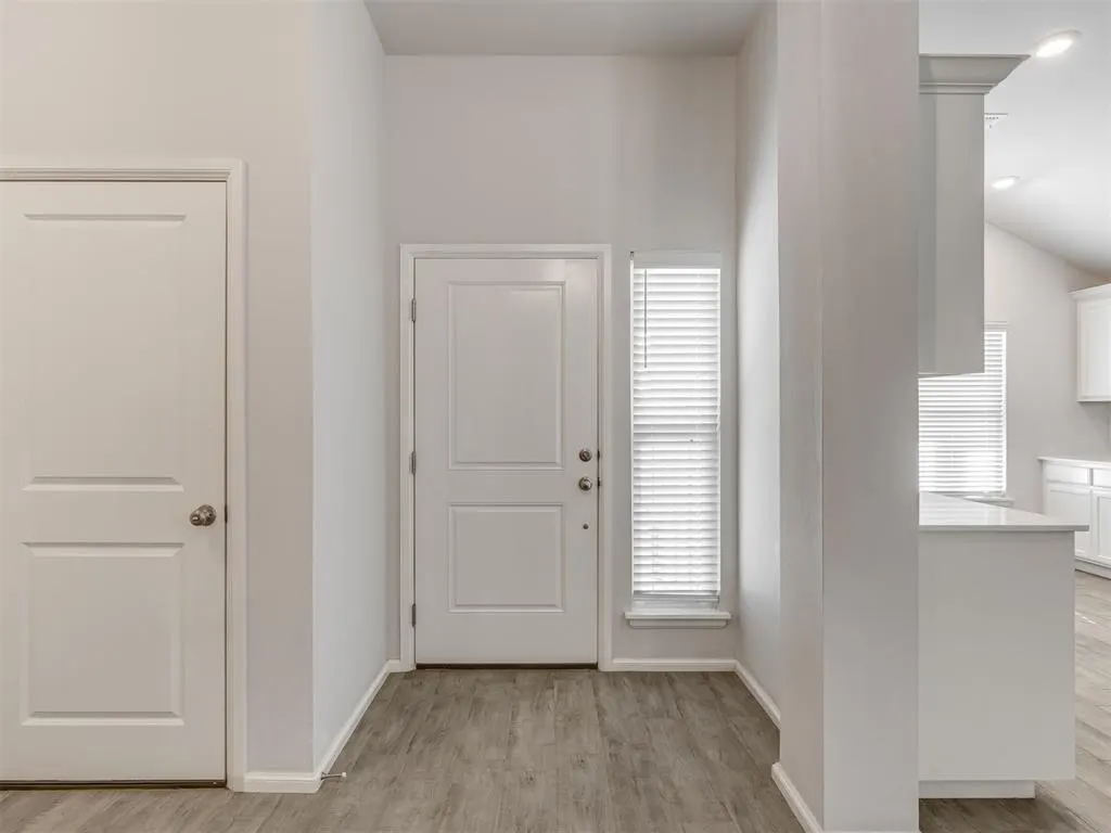 Photo 4 — 241 Vista Drive, Yukon, OK 73099