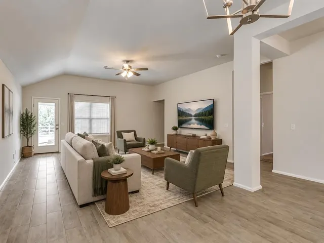 Photo 7 — 241 Vista Drive, Yukon, OK 73099