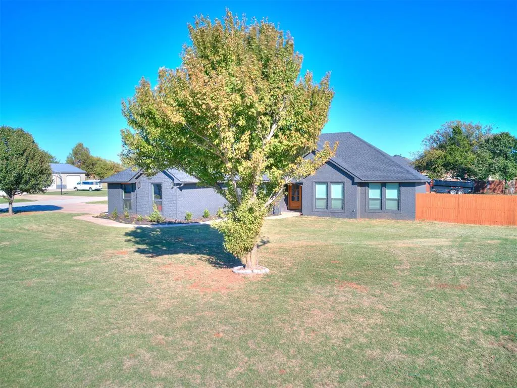 Photo 4 — 2407 County Road 1195, Tuttle, OK 73089