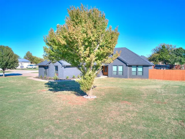 Photo 4 — 2407 County Road 1195, Tuttle, OK 73089