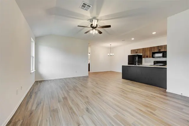 Photo 5 — 601 Ezra Way, Chickasha, OK 73018