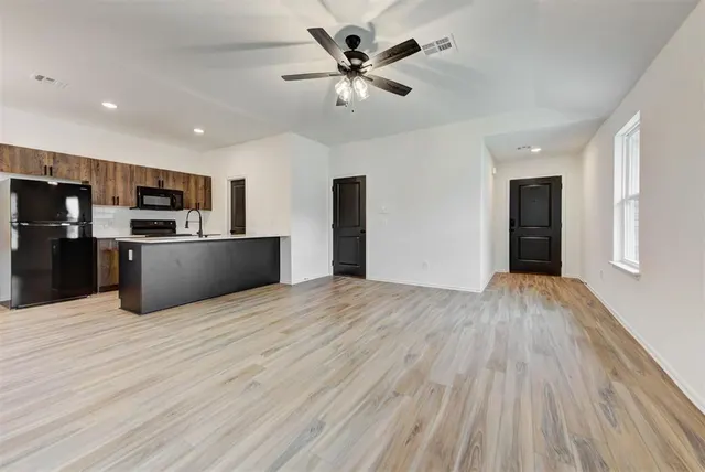 Photo 7 — 601 Ezra Way, Chickasha, OK 73018