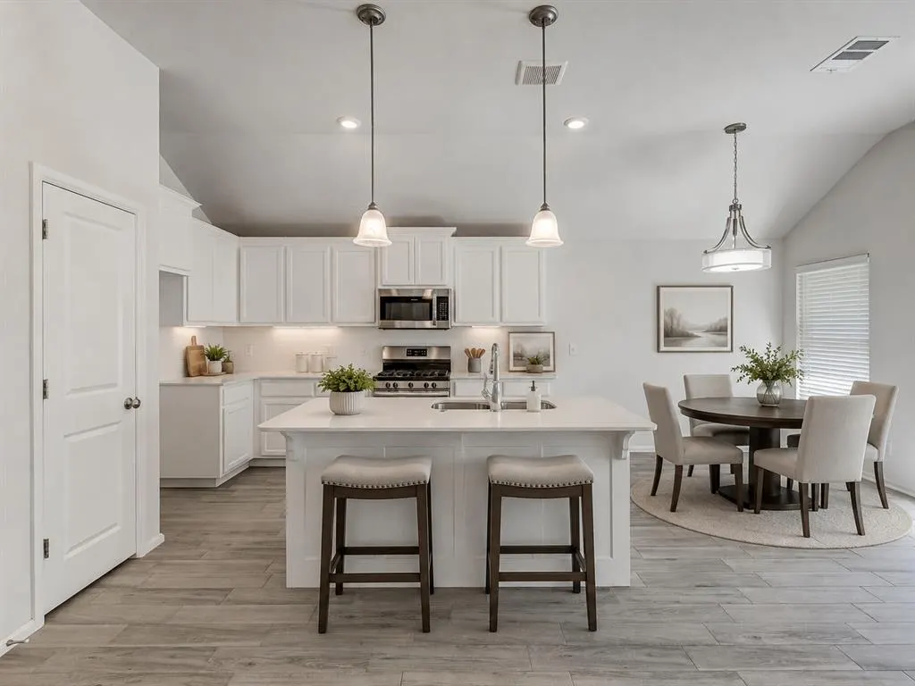 Photo 4 — 240 Evermore Lane, Yukon, OK 73099