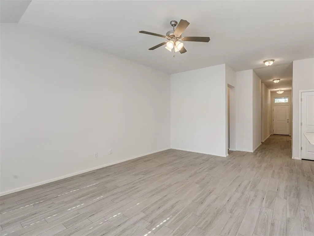 Photo 16 — 240 Evermore Lane, Yukon, OK 73099