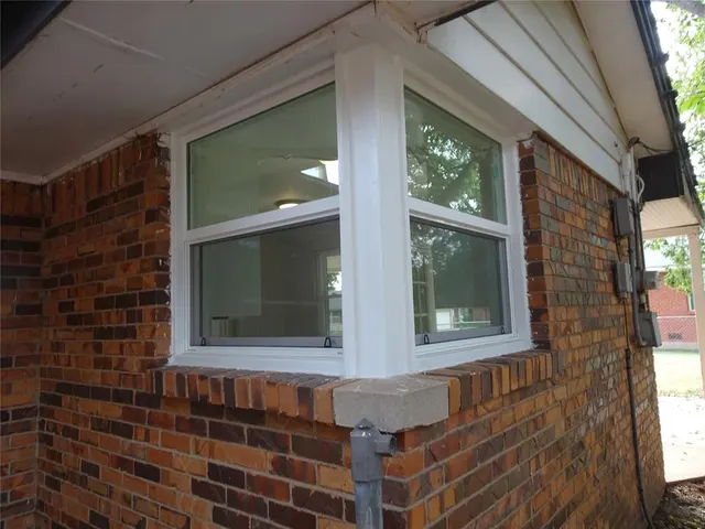 Photo 8 — 2305 Maple Drive, Midwest City, OK 73110