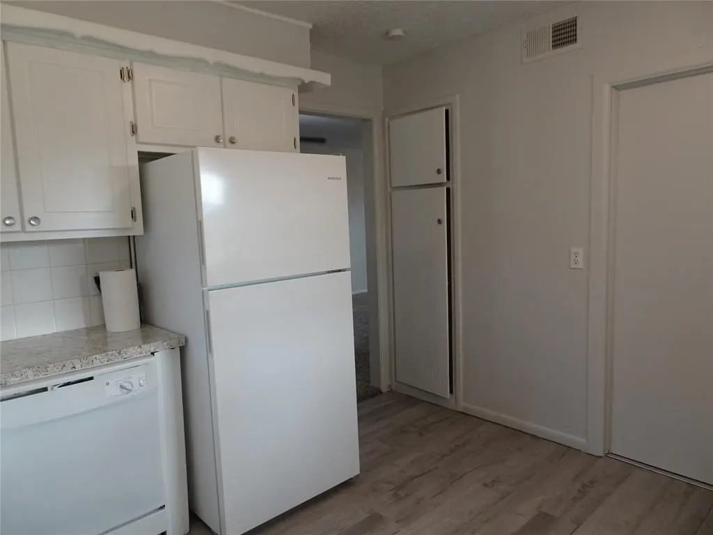 Photo 15 — 2305 Maple Drive, Midwest City, OK 73110
