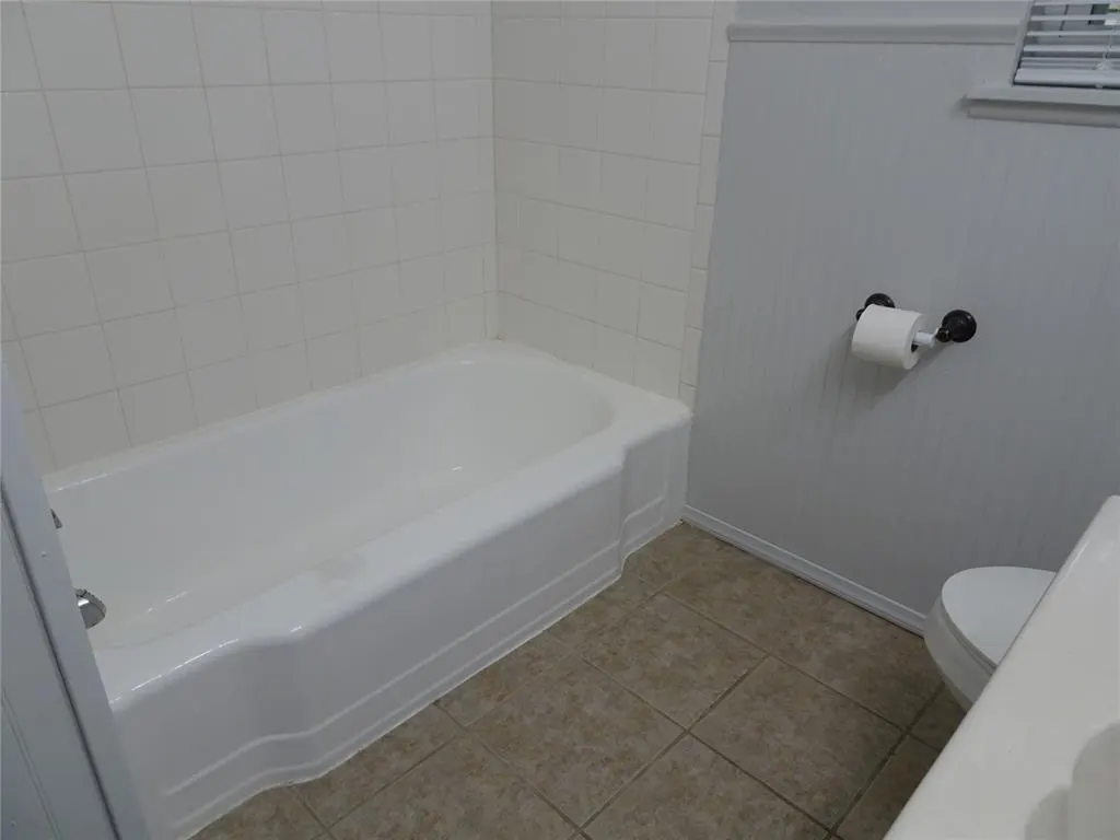 Photo 24 — 2305 Maple Drive, Midwest City, OK 73110