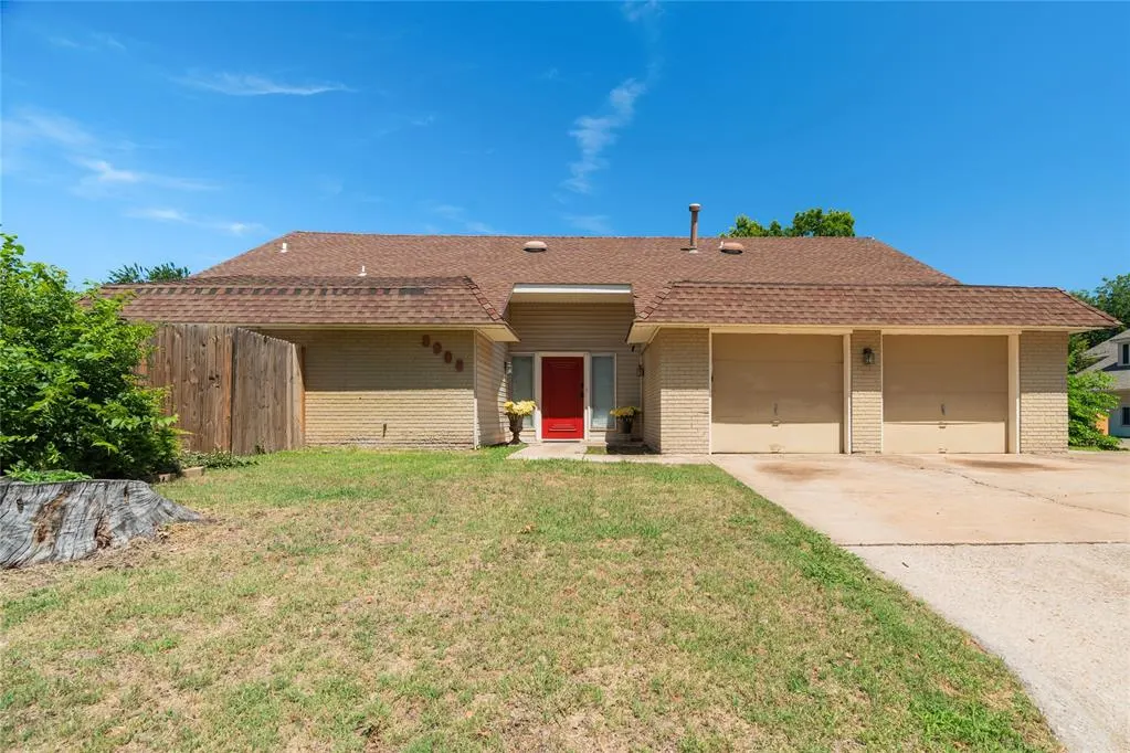 Front exterior — 8900 Lansbrook Lane, Oklahoma City, OK 73132
