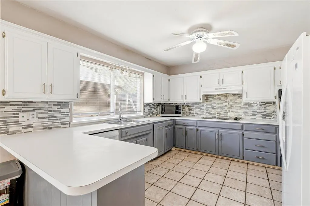 Photo 6 — 8900 Lansbrook Lane, Oklahoma City, OK 73132