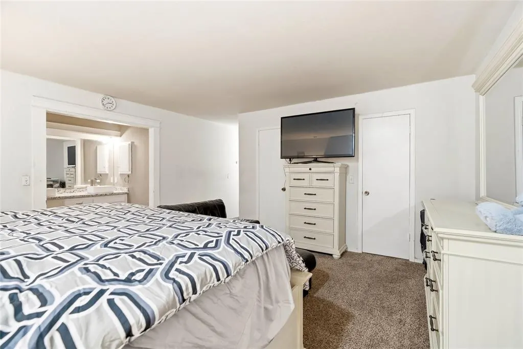 Photo 9 — 8900 Lansbrook Lane, Oklahoma City, OK 73132
