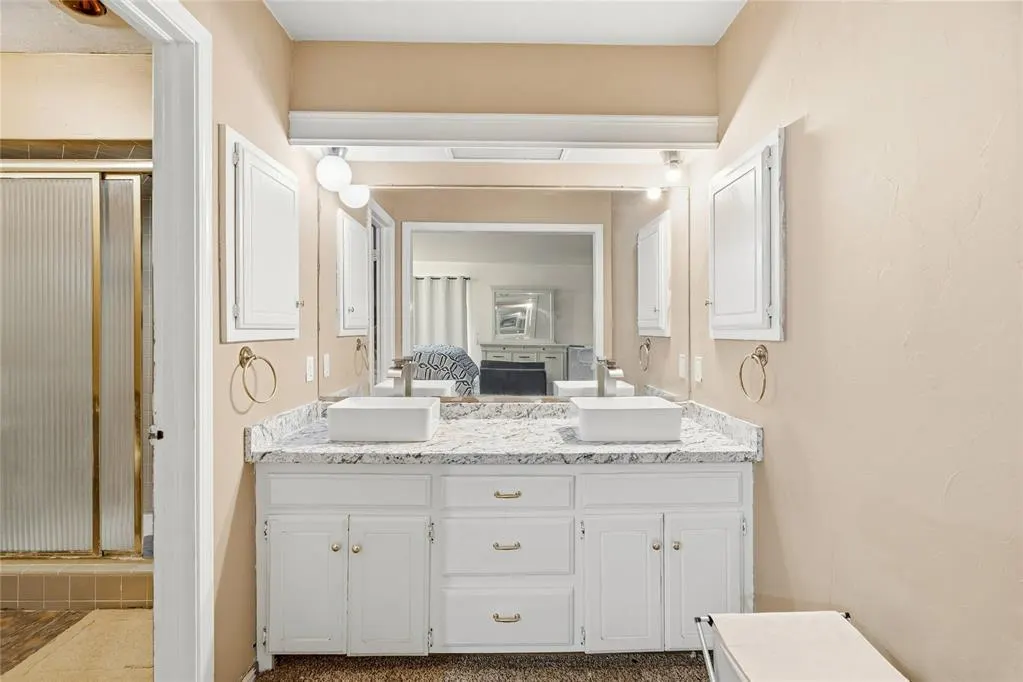 Photo 10 — 8900 Lansbrook Lane, Oklahoma City, OK 73132