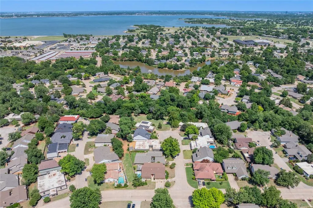 Photo 24 — 8900 Lansbrook Lane, Oklahoma City, OK 73132